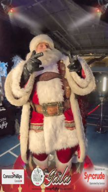Santa posing on 360 video booth